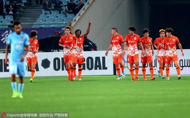 格伦·克洛斯、莎拉·保罗森、泰亚娜·泰勒、金·卡戴珊、妮... 法鲨归来！